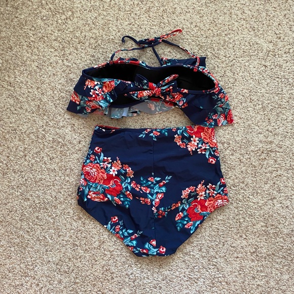 Women’s Swimsuit - Picture 7 of 10